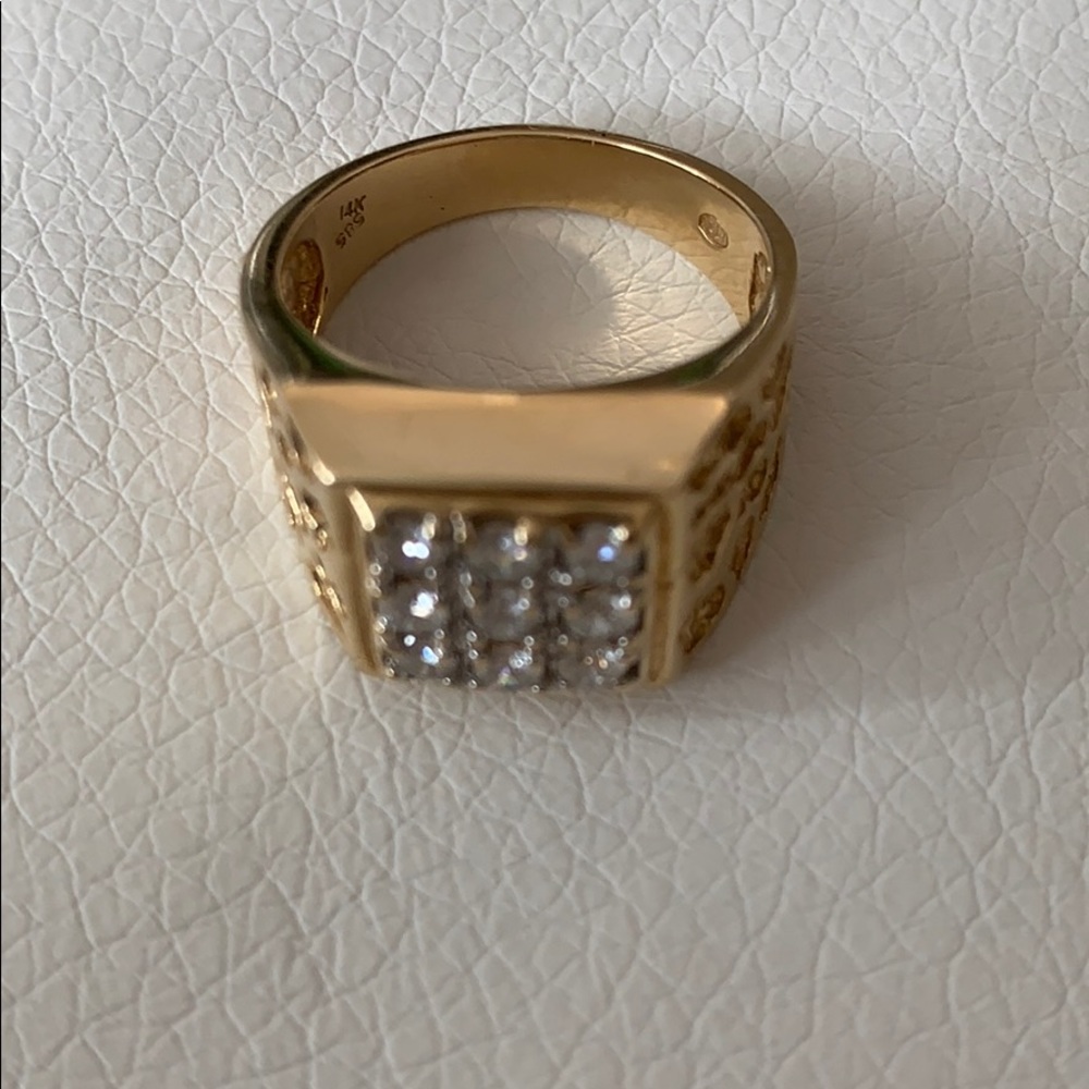 14k Yellow Gold Diamond ring ~ Size 9 - Picture 2 of 8